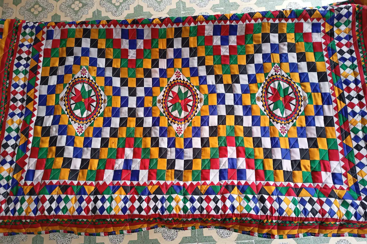 El Dokuması Renkli Kilim