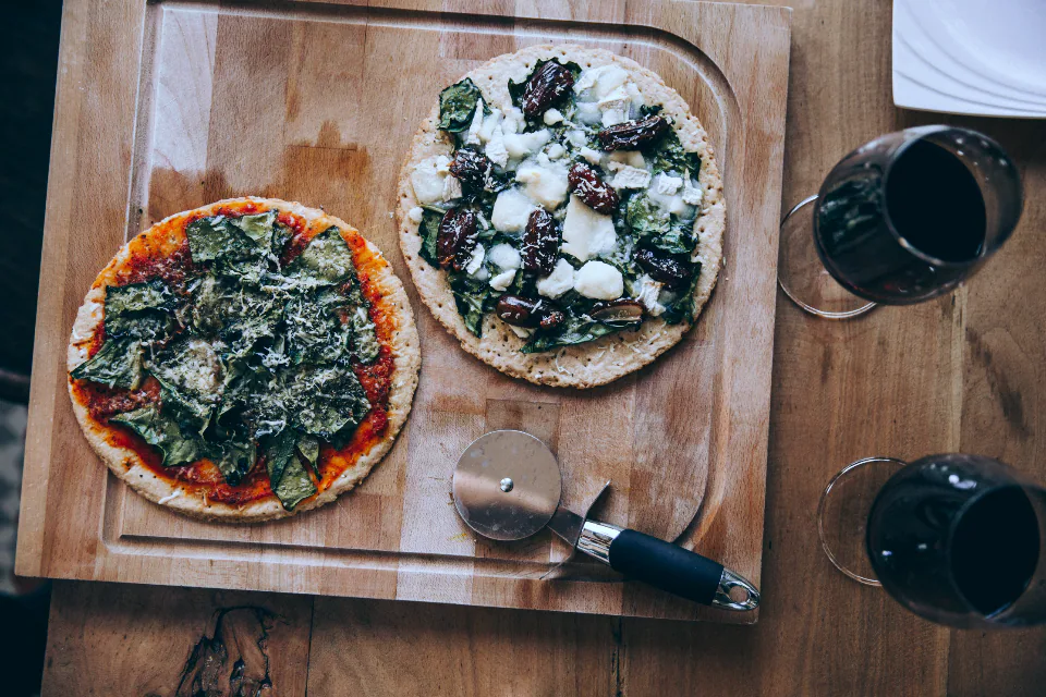 Odun fırınından çıkan gerçek Napoli pizzası