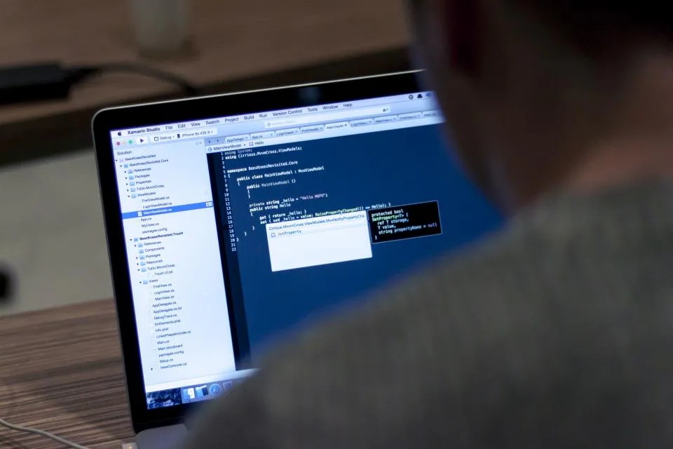 Sözleşme, rapor ve e-postalarda Türkçe anlamsal arama