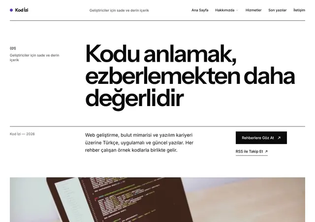 Yazılım & Teknoloji Blogu web sitesi şablonu ana sayfa görünümü