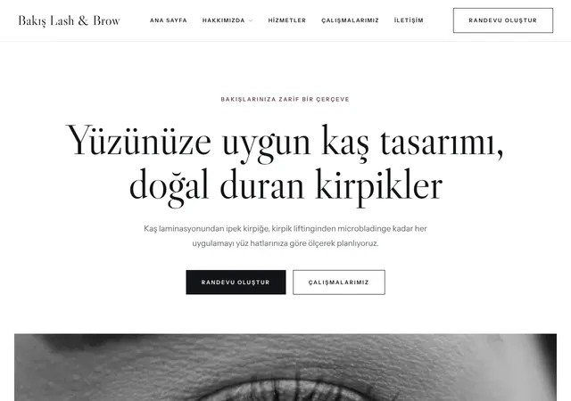 Kirpik & Kaş Stüdyosu şablonunun ana sayfası: Kirpik ve kaş stüdyoları için zarif, görsel ağırlıklı şablon.